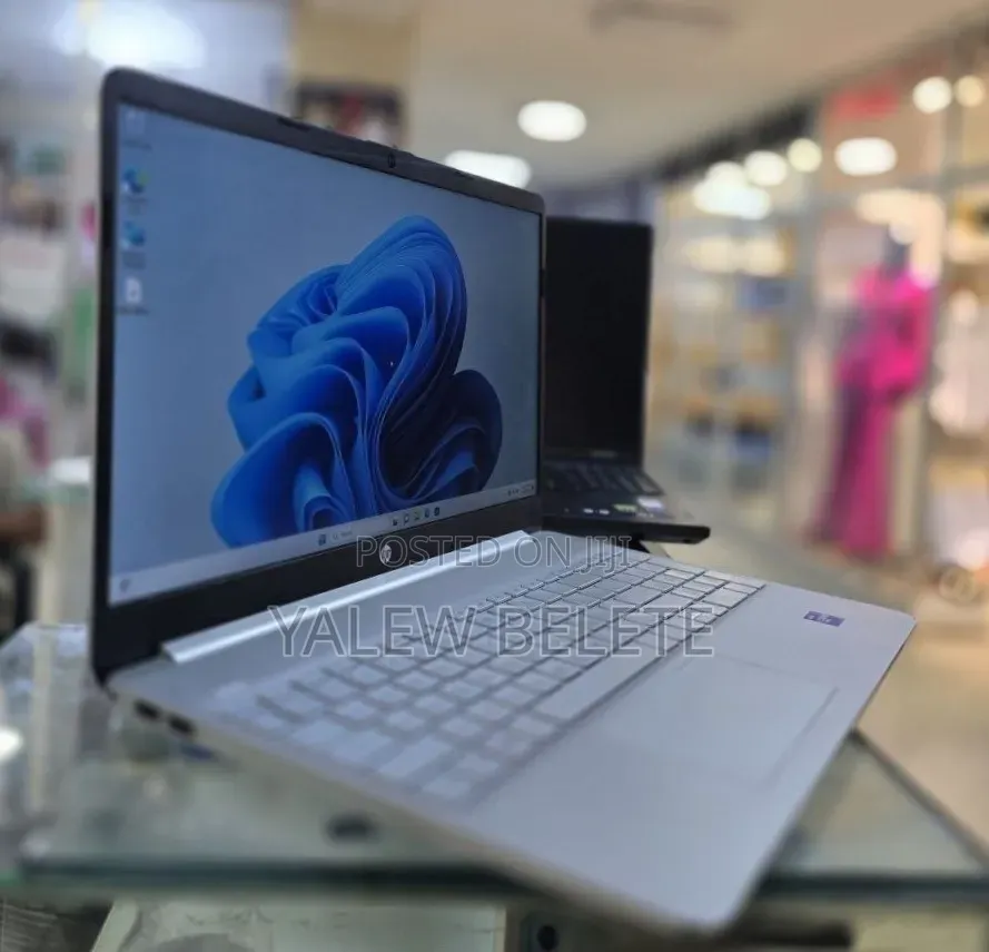New Laptop HP Stream Notebook 16GB Intel Core i7 SSD 512GB