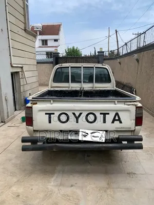 Toyota Hilux 2000 White