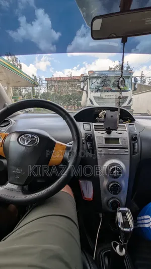 Toyota Yaris 2009 Silver