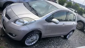Toyota Yaris 2010 Pink