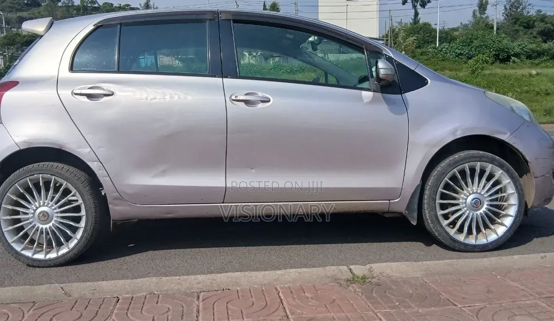 Toyota Yaris 2010 Pink