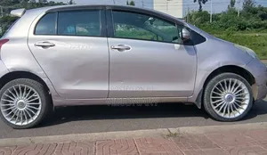 Toyota Yaris 2010 Pink
