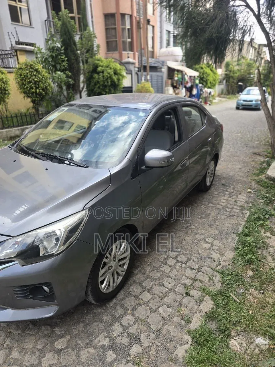 Mitsubishi Attrage 2021 Silver