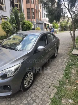 Mitsubishi Attrage 2021 Silver