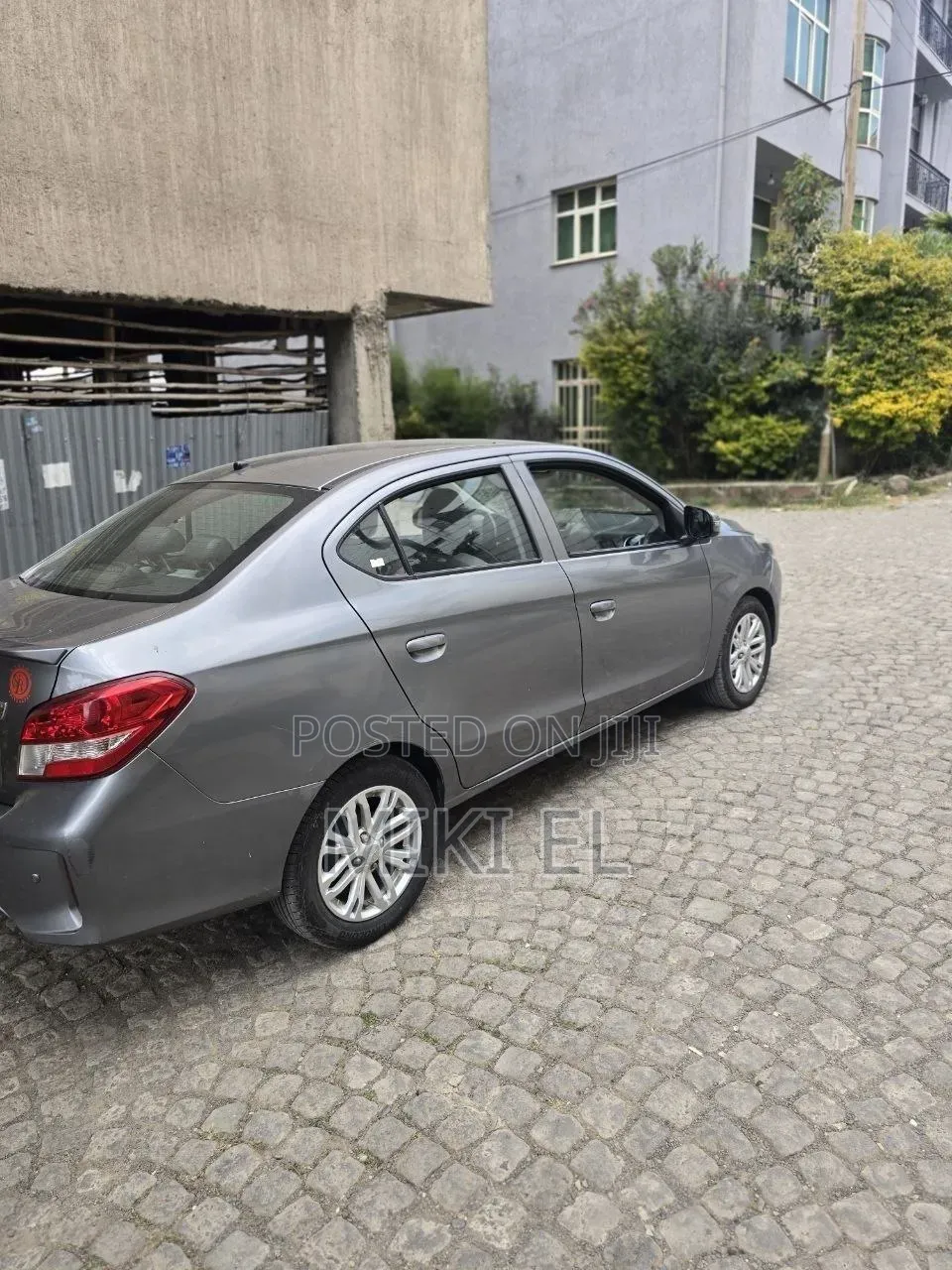 Mitsubishi Attrage 2021 Silver