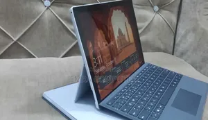 New Laptop Microsoft Surface 8GB Intel Core i5 SSD 256GB