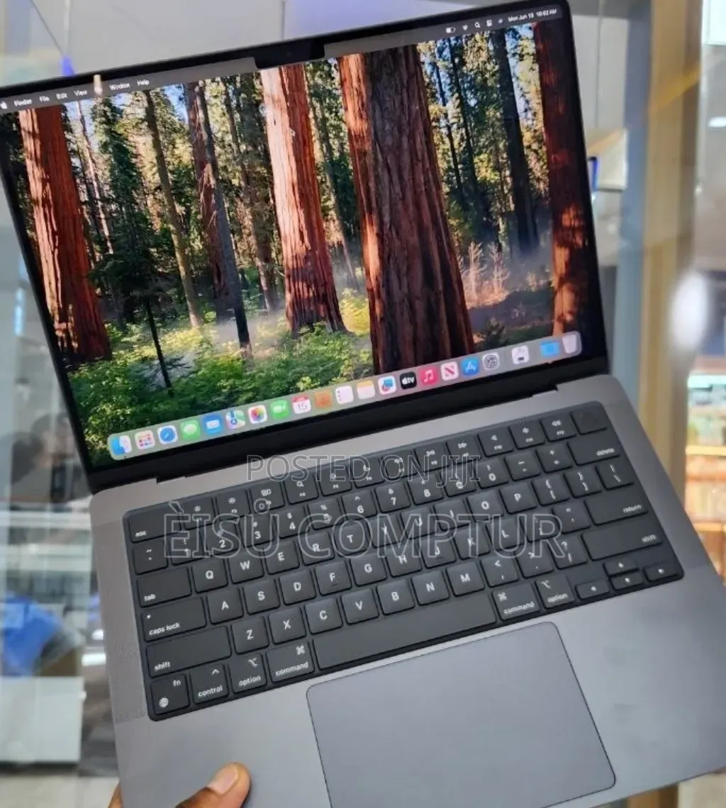 New Laptop Apple MacBook Pro 2023 M3 18GB Apple M3 Pro SSD 512GB