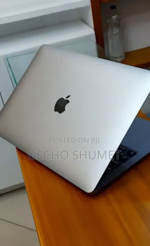 New Laptop Apple MacBook Air 2020 M1 8GB Apple M1 Max SSD 256GB