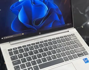 New Laptop HP EliteBook 830 G8 16GB Intel Core i5 SSD 512GB