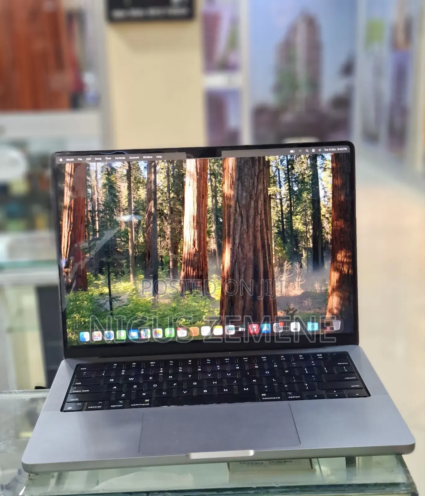 New Laptop Apple MacBook Pro 2021 M1 32GB Apple M1 Pro SSD 512GB