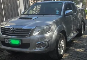 Toyota Hilux 2015 Silver