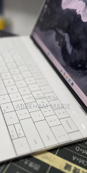 New Laptop Dell XPS 13 16GB Intel Core i7 SSD 512GB