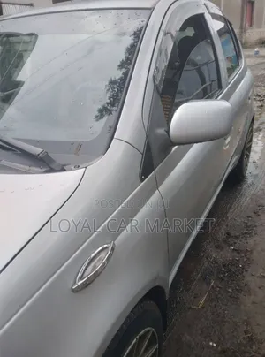 Toyota Vitz 2004 Silver