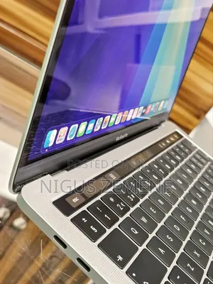 New Laptop Apple MacBook Pro 2019 8GB Intel Core i5 SSD 128GB