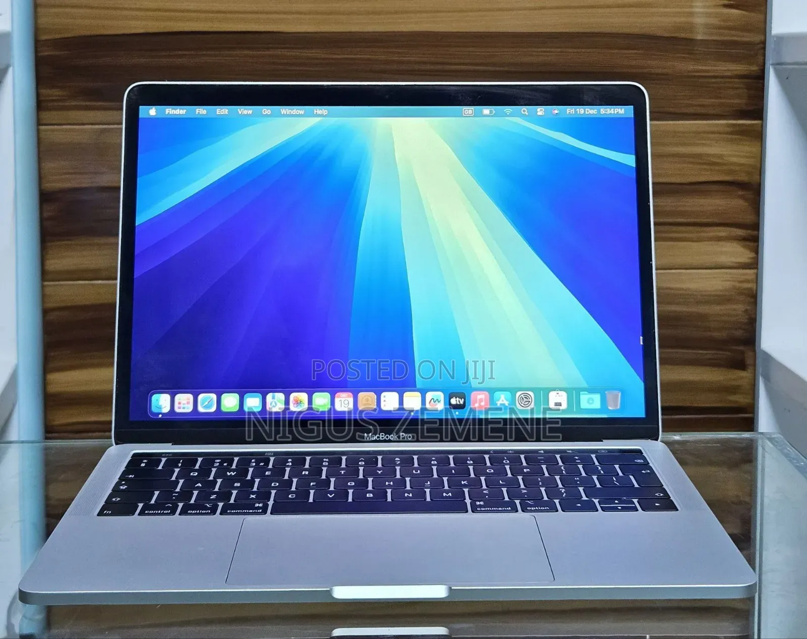 New Laptop Apple MacBook Pro 2019 8GB Intel Core i5 SSD 128GB