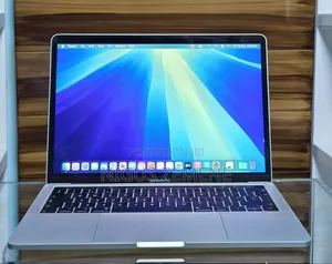 New Laptop Apple MacBook Pro 2019 8GB Intel Core i5 SSD 128GB