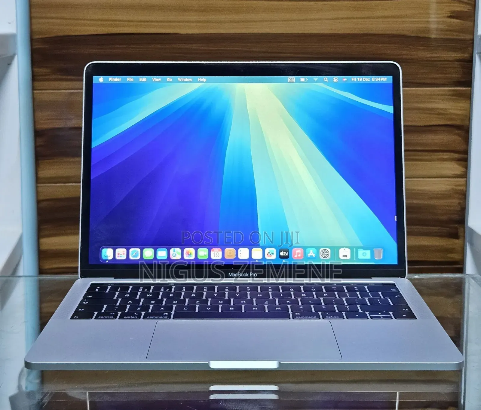 New Laptop Apple MacBook Pro 2019 8GB Intel Core i5 SSD 128GB