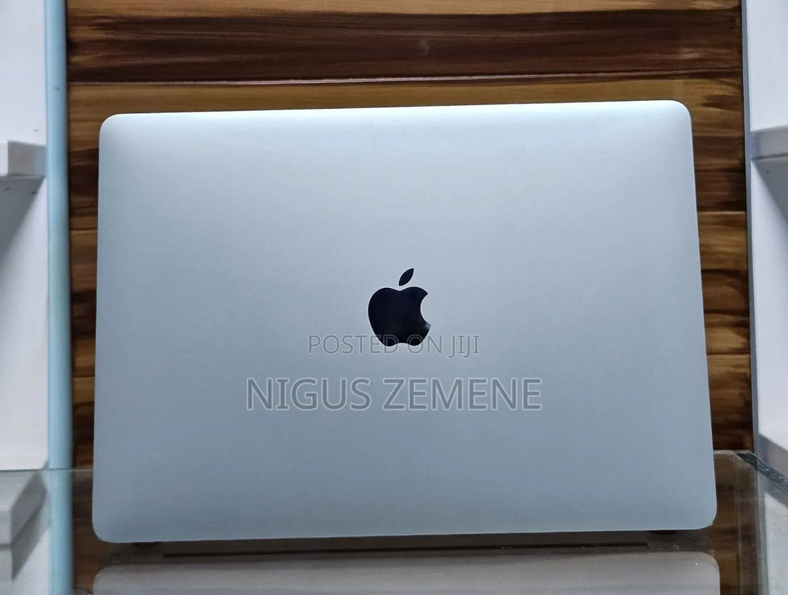 New Laptop Apple MacBook Pro 2019 8GB Intel Core i5 SSD 128GB