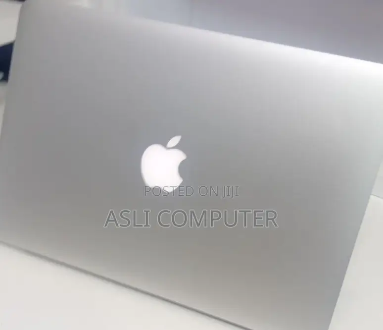 New Laptop Apple MacBook Pro 2013 8GB Intel Core i5 SSD 256GB