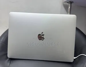 New Laptop Apple MacBook Pro 2017 8GB Intel Core i5 SSD 128GB