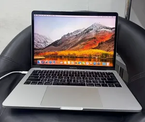 New Laptop Apple MacBook Pro 2017 8GB Intel Core i5 SSD 128GB