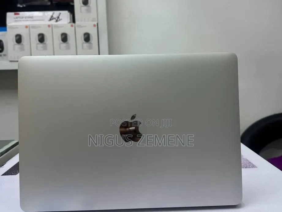 New Laptop Apple MacBook Pro 2017 8GB Intel Core i5 SSD 128GB