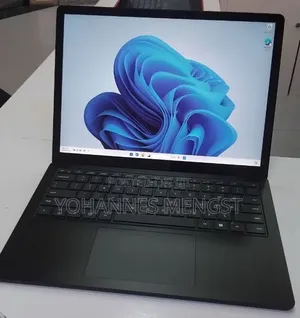 New Laptop Microsoft Surface 16GB Intel Core i7 SSD 512GB