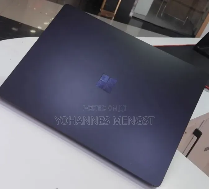 New Laptop Microsoft Surface 16GB Intel Core i7 SSD 512GB