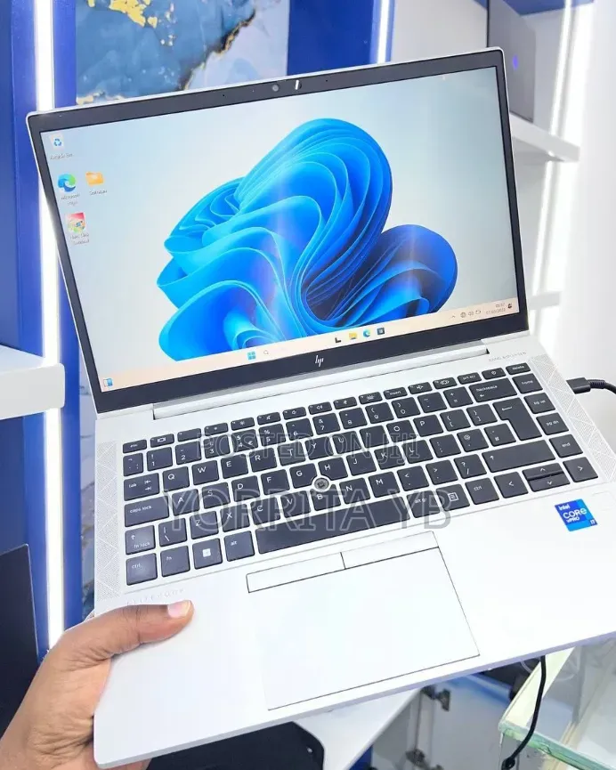 New Laptop HP EliteBook 840 G8 16GB Intel Core i7 SSD 512GB
