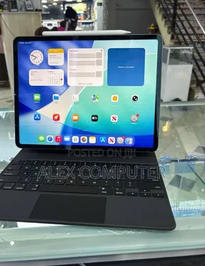 New Apple iPad Pro 12.9 (2021) 256 GB