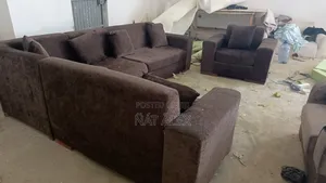 ትንሽ ብቻ ያገለገለ ሶፋ ለምፈለጉ አሪፍ ይዞታ ላይ ያለ 7,እስከ 8,ሰዉ ሚያስቀምጥ