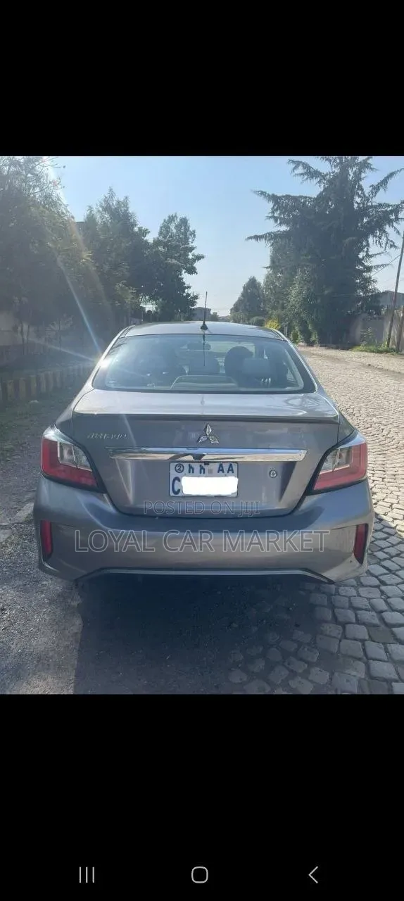 Mitsubishi Attrage 2021 Gray