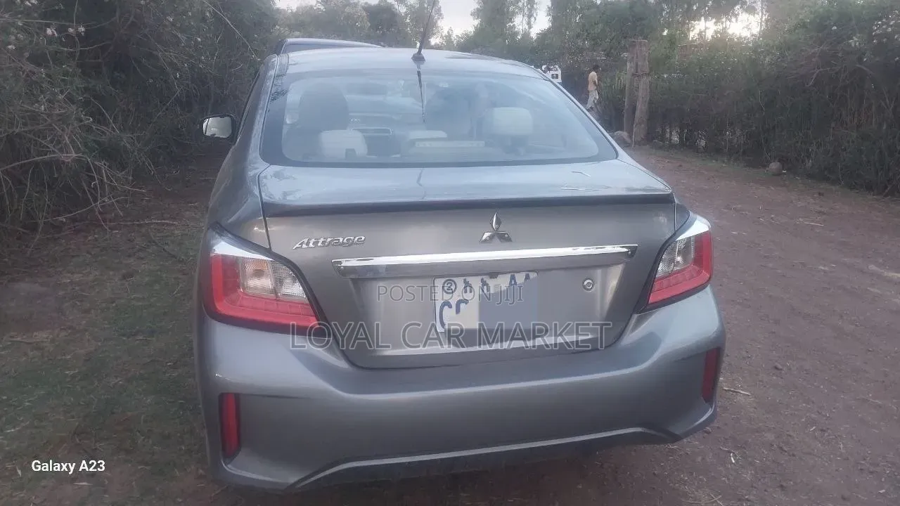 Mitsubishi Attrage 2021 Gray