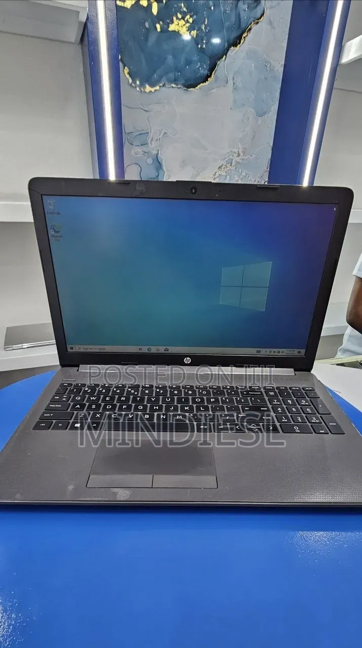 New Laptop HP 15 8GB Intel Core i3 HDD 700GB