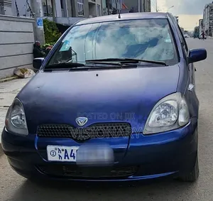 Toyota Vitz 2001 Blue