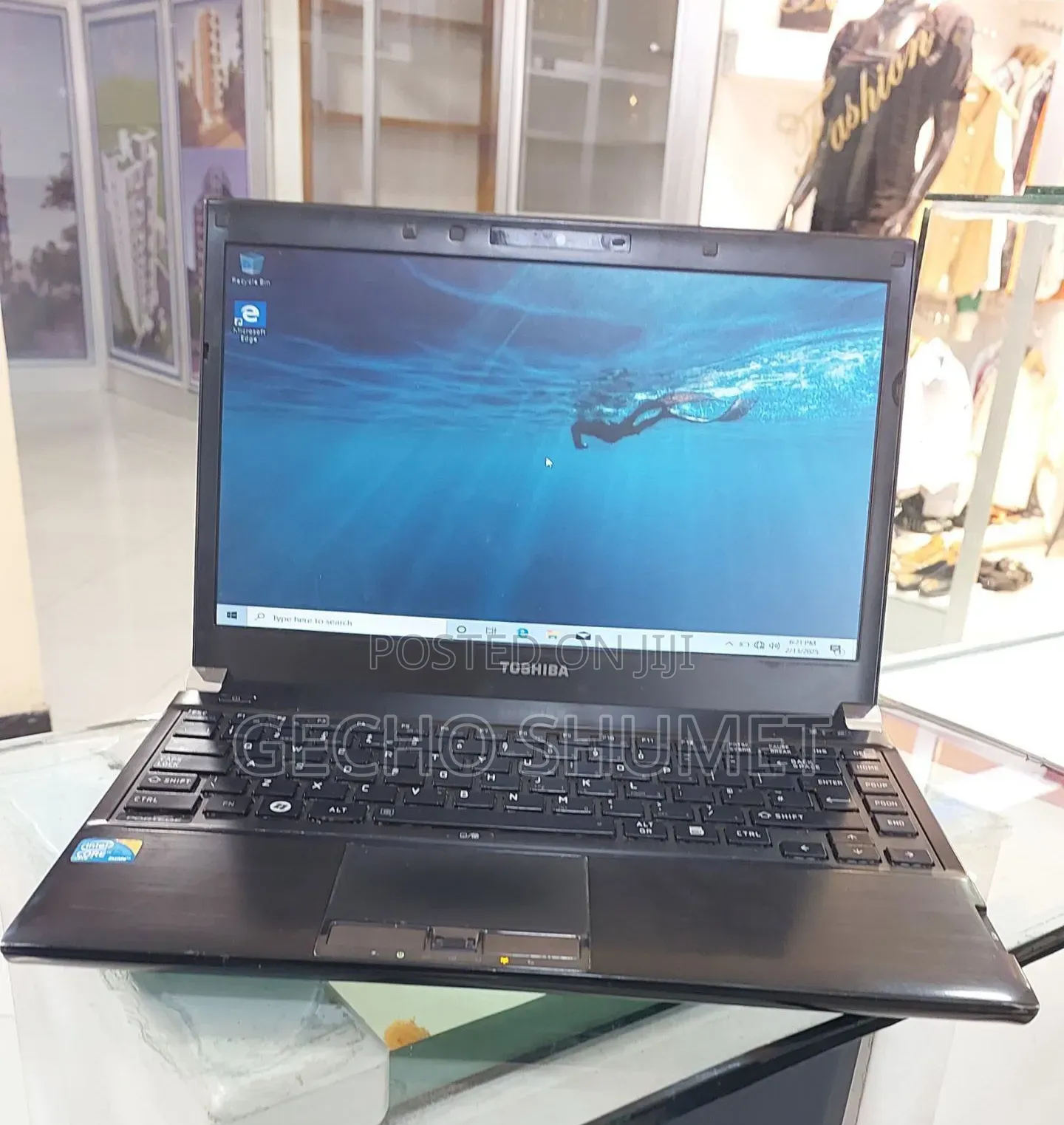 New Laptop Toshiba 8GB Intel Core i5 SSD 256GB