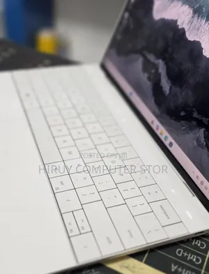 New Laptop Dell XPS 13 16GB Intel Core i7 SSD 512GB