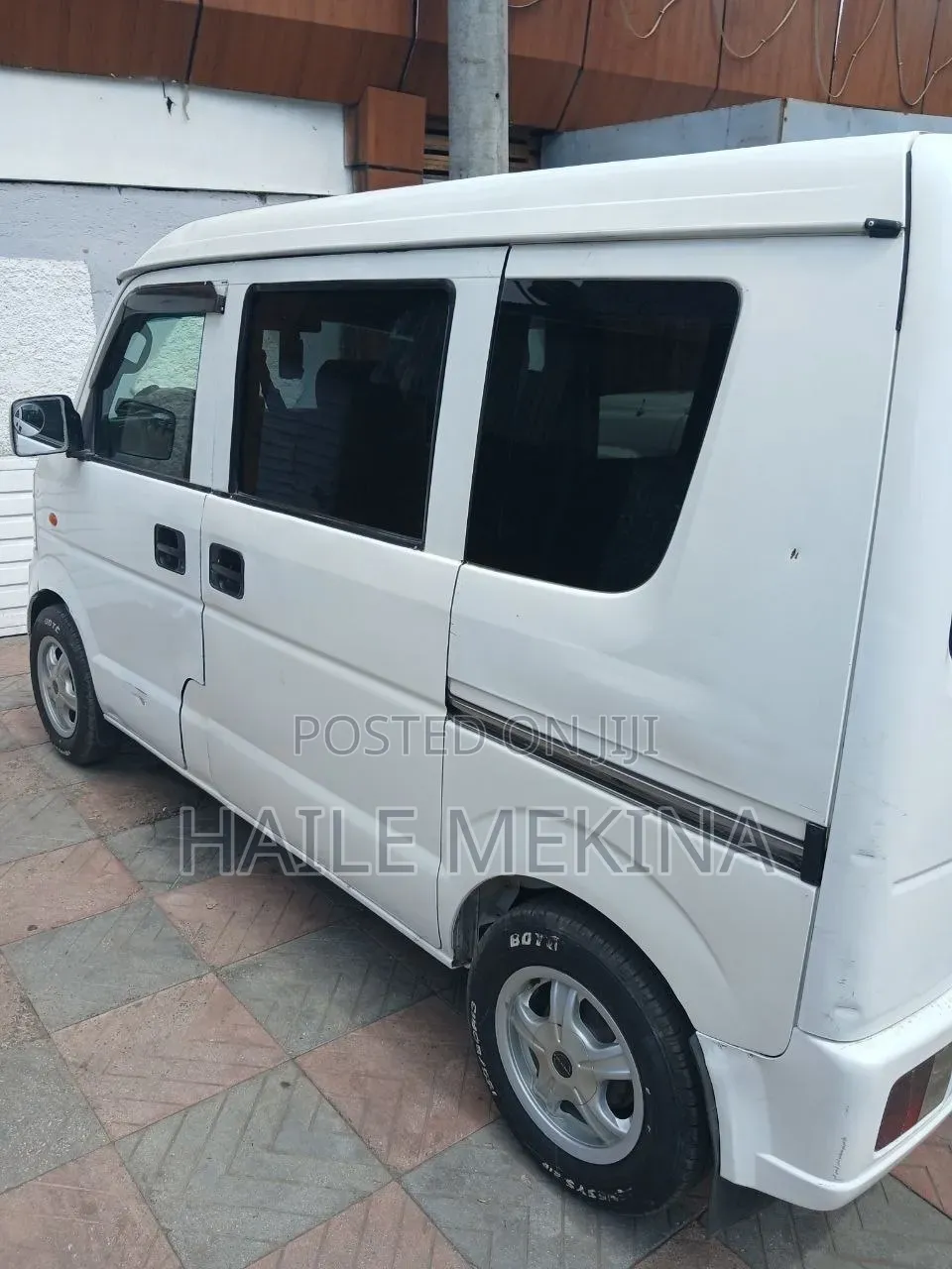 Suzuki Every Wagon 2012 White