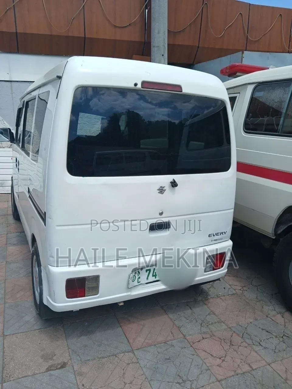 Suzuki Every Wagon 2012 White