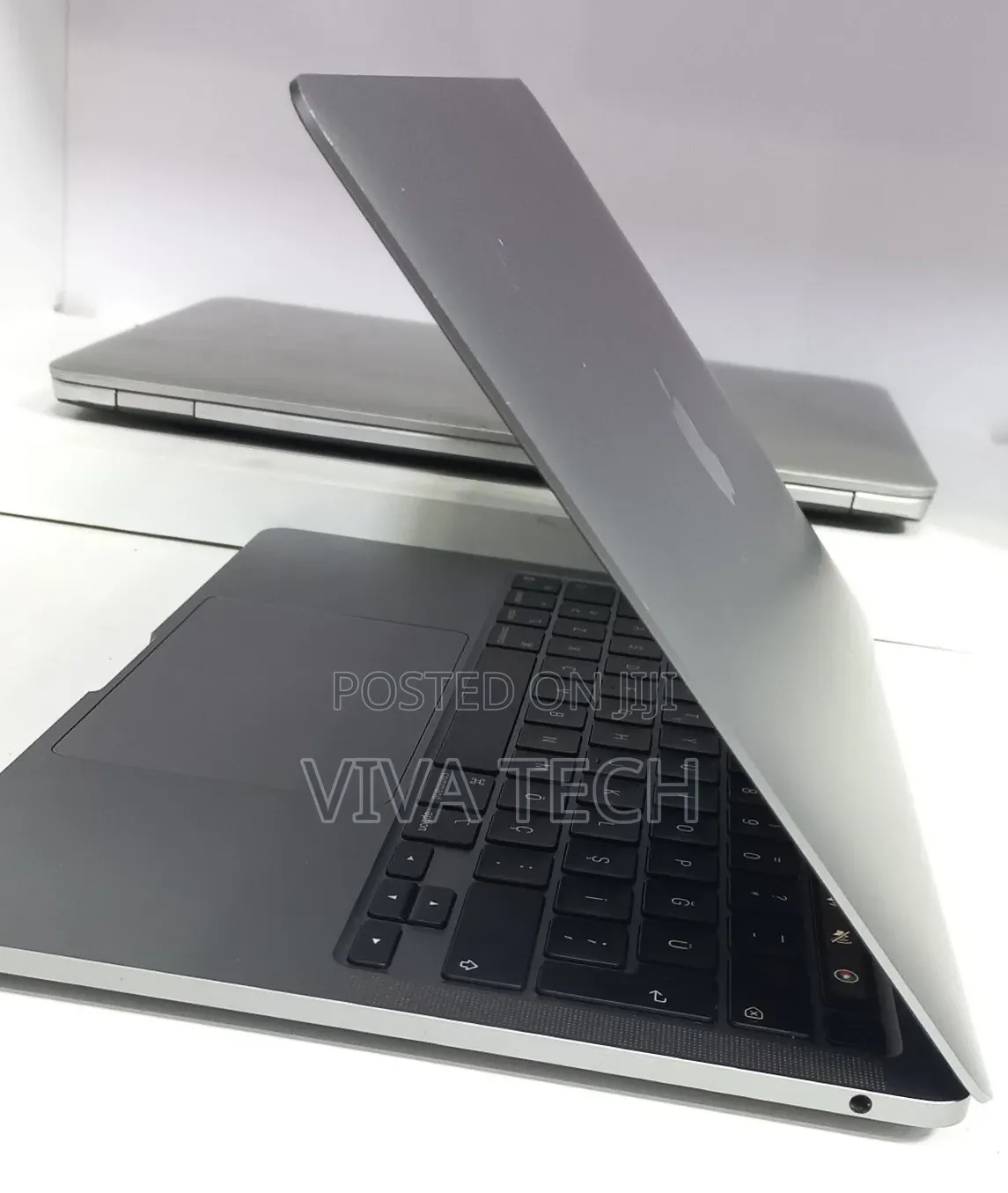 New Laptop Apple MacBook Air 2020 M1 8GB Apple M1 SSD 256GB