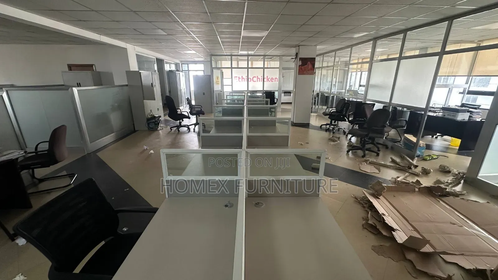Modern Staff Desk – ዘመናዊ ስታፍ ጠረጴዛ