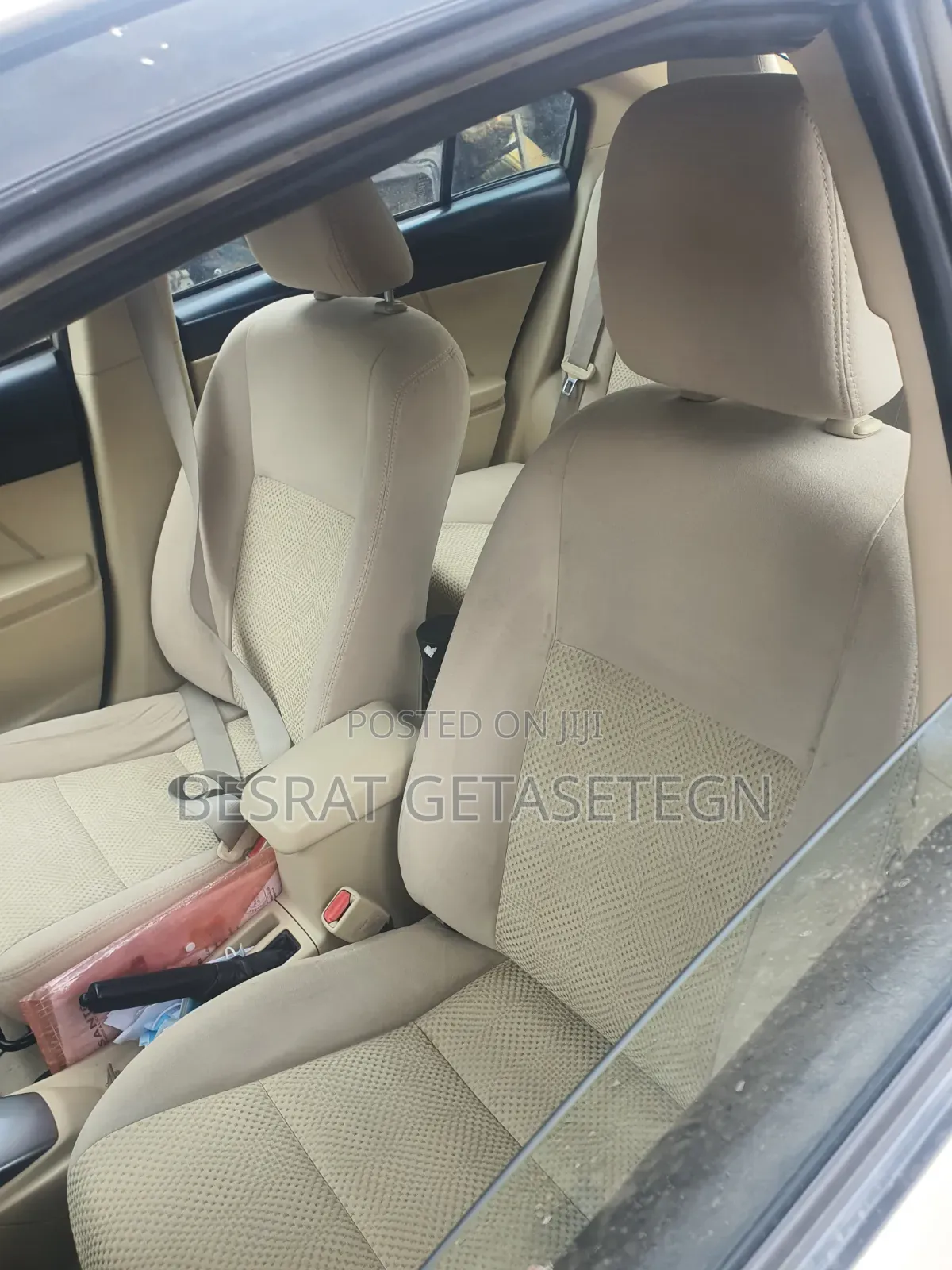 Toyota Yaris L Hatchback 3dr 2015 Gold