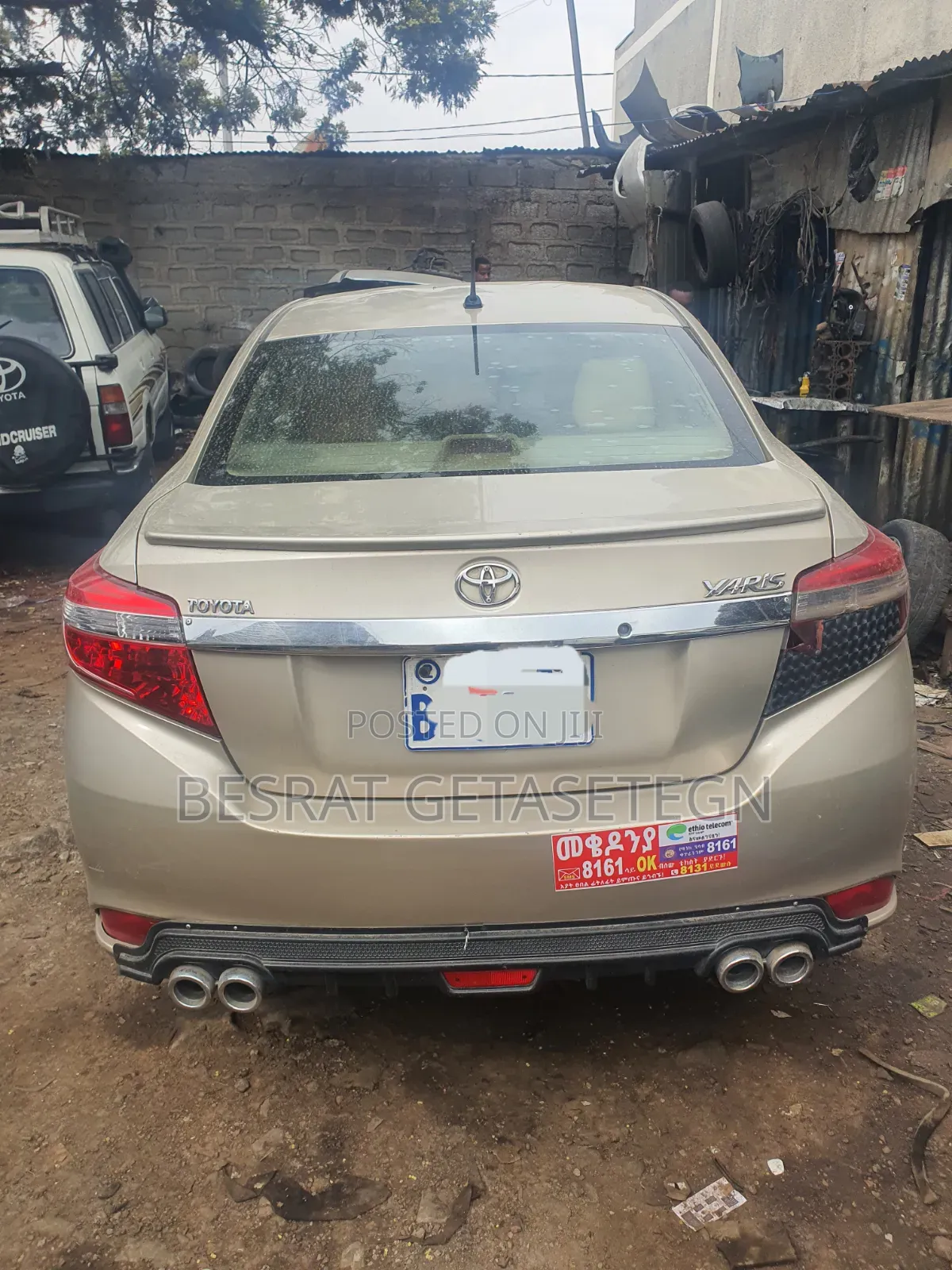 Toyota Yaris L Hatchback 3dr 2015 Gold