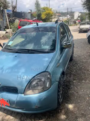 Toyota Vitz 2001 Blue