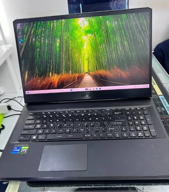 New Laptop MSI GP75 Leopard 16GB Intel Core i7 SSD 512GB