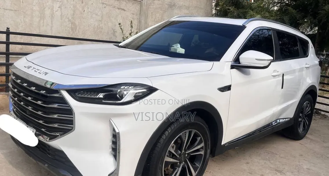 Jetour X70 Plus 2022 Off white