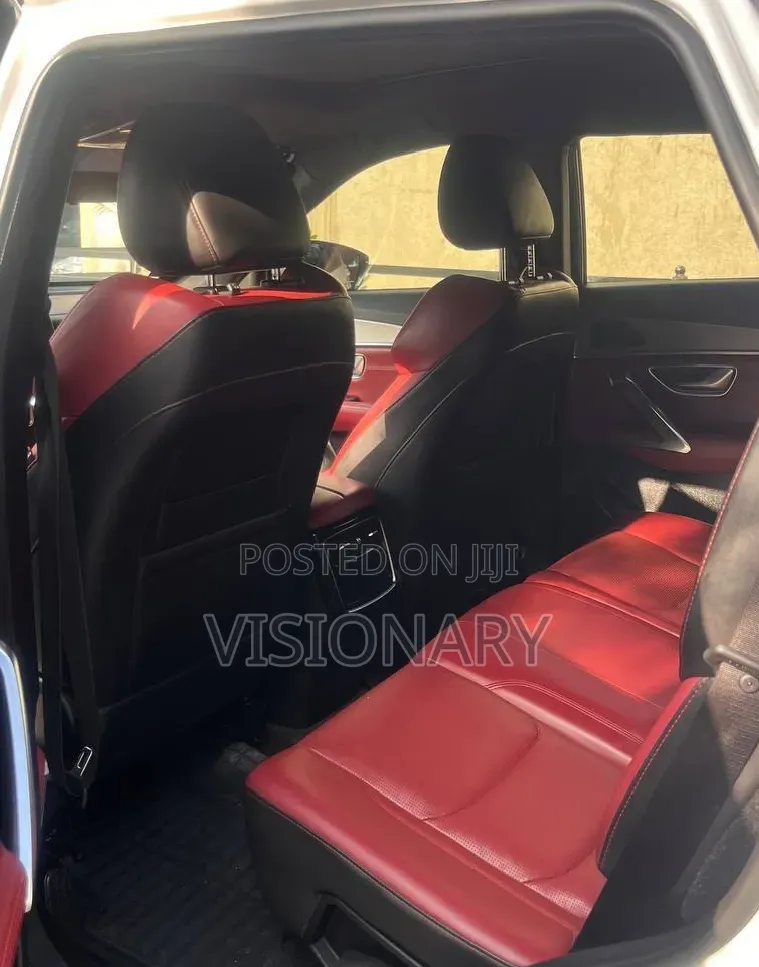 Jetour X70 Plus 2022 Off white