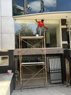 Professional Building Glass & Window Cleaning