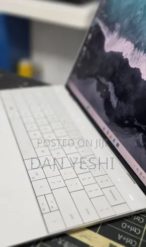 New Laptop Dell XPS 13 16GB Intel Core i7 SSD 512GB