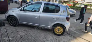 Toyota Vitz 2001 Silver
